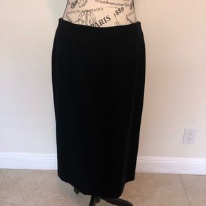 Perfect black skirt!